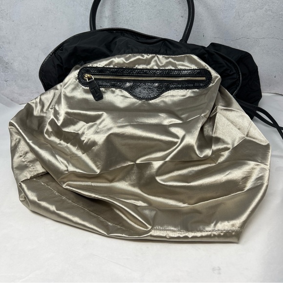 Tod’s Pashmy Media D-Bag in Beautiful Condition. - Picture 10 of 14